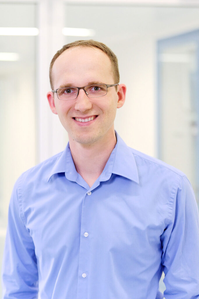 markus_woehrmann Ingu Yin Chang<br />
Executive Vice President, ASE Inc.